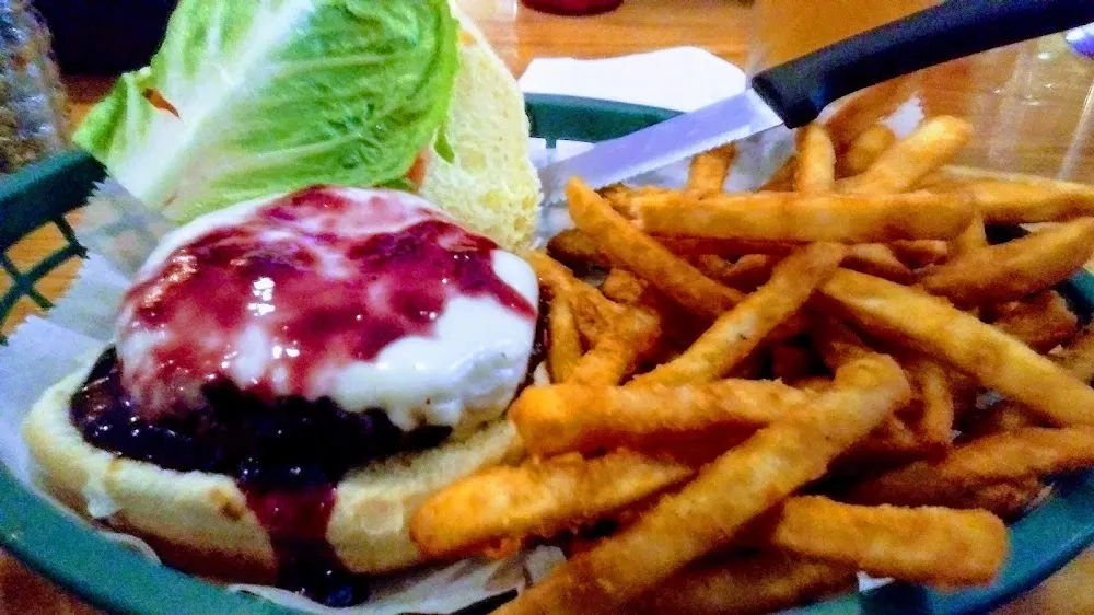 Ben Burger Melba Sauce with Lettuce and Tomato